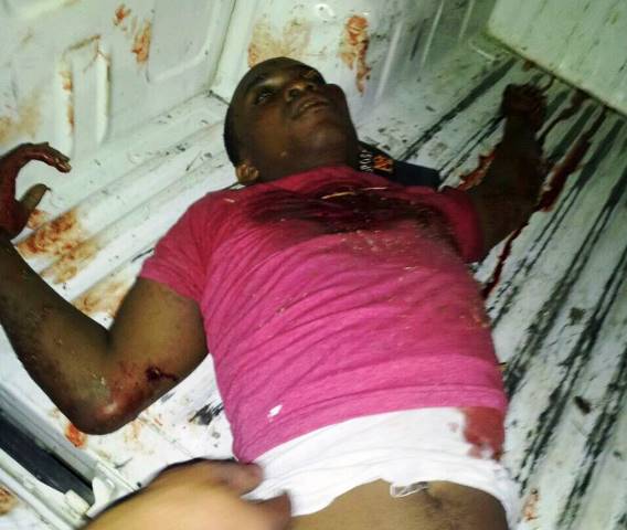 Haitiano muere y un oficial policial resulta herido en una balacera tras asalto a un comerciante en Estero Hondo