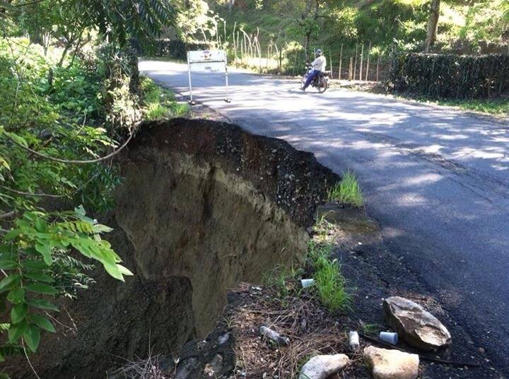 Postergan llamado a huelga en Villa Isabela en demanda reconstrucción carretera