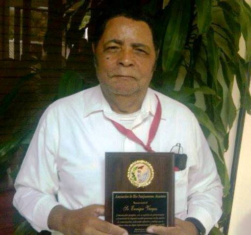 Periodista Enrique Vargas resulta herido durante choque de motocicletas en Puerto Plata