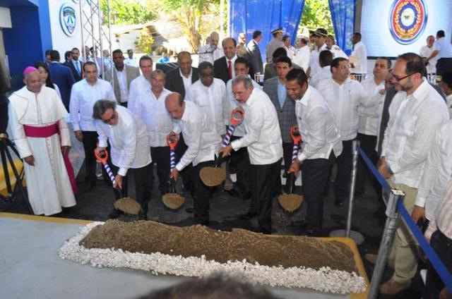 Danilo Medina da primer palazo para inicio construcción emisario submarino sanitario y nueva planta tratamiento aguas residuales en PP