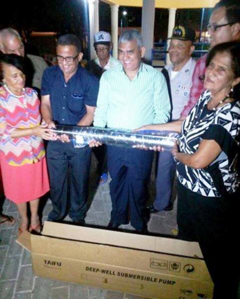 Congresista dona bomba sumergible para abastecer de agua potable a comunidad