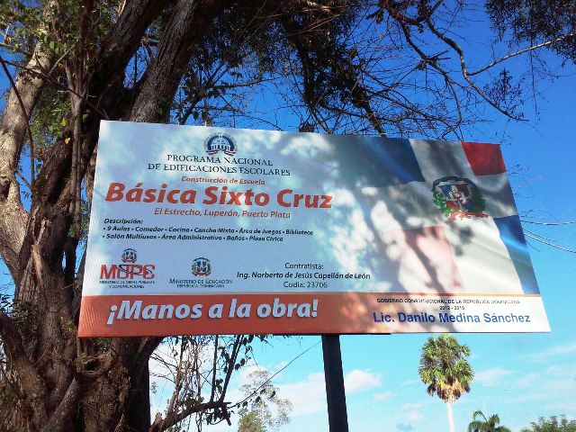  Denuncian que a dos años de su sorteo aún no construyen escuela Sixto Cruz en El Estrecho de Luperón 