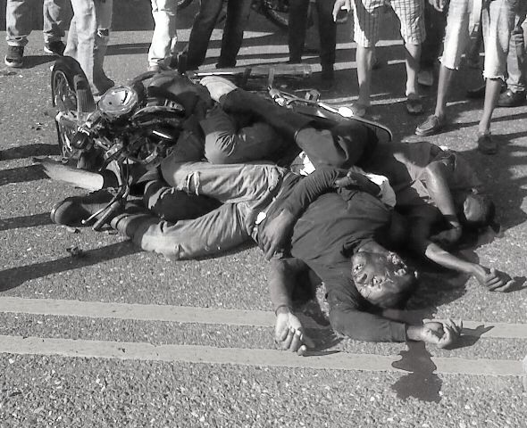 ¡Qué tragedia! Mueren tres nacionales haitianos en choque de motocicleta con una patana en Altamira