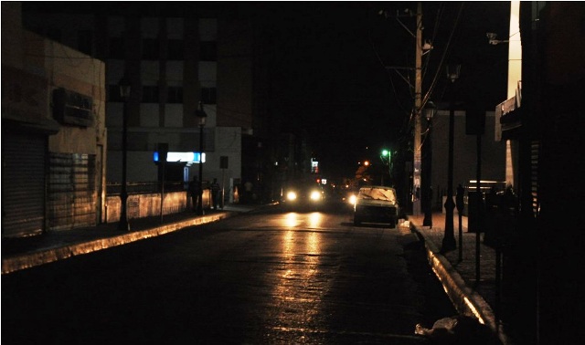 Apagones causan molestias e inconvenientes a ciudadanos y comerciantes de Puerto Plata