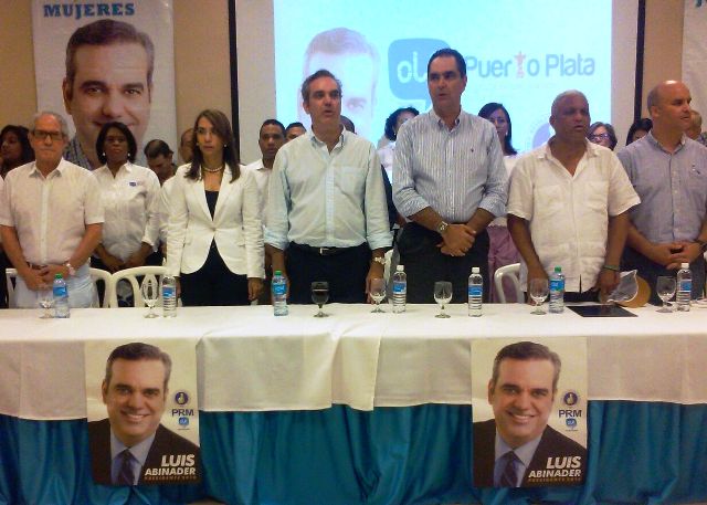 Abinader afirma en Puerto Plata que Danilo Medina maneja una estructura clientelar desde el gobierno
