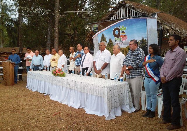 Con reconocimientos a tres ganaderos y presencia ministro de Agricultura inauguran Feria Ganadera El Cupey 2015