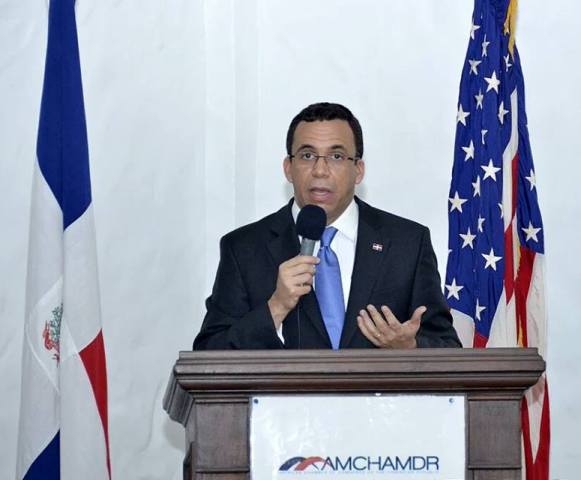 Canciller Andrés Navarro destaca esfuerzos realizados para que consulados den un servicio con calidad y transparencia