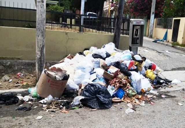 Residentes en sectores y urbanizaciones de Puerto Plata emiten quejas por acumulación de basura