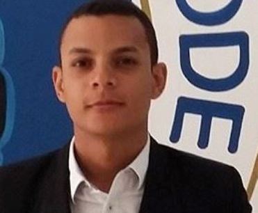 Joven aspirante a regidor por el PRM exhorta a población a empoderarse
