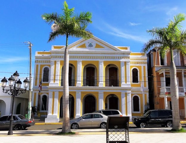 Autoridades municipales de Puerto Plata aprueban nuevo ordenamiento vial, buscan regular caótico tránsito existente