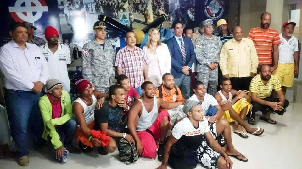 Regresaron sanos y salvos a Puerto Plata los 18 pescadores que tenían 2 meses y 13 días detenidos en Las Bahamas