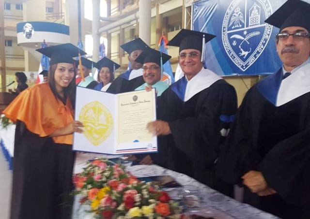 Centro de la UASD en Puerto Plata gradúa 115 nuevos profesionales, jovencita de 22 entre graduandos con honores