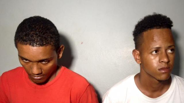 Autoridades apresan dos jóvenes acusados de asesinar a un extranjero residente en Sosúa