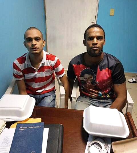 Policía identifica 2 sicarios le ocupan fusil y pistola con las cuales habrían matado a varias personas