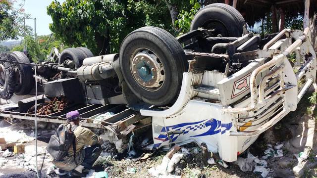 Volcadura de camión deja un muerto y un herido en Altamira, accidentes dejan tres heridos en Puerto Plata