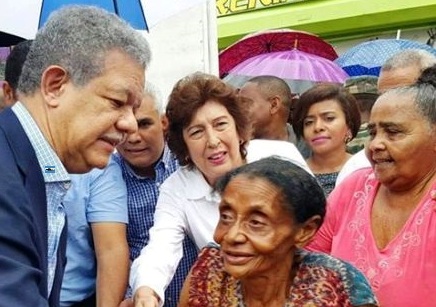 Expresidente Leonel Fernández inicia por Puerto Plata el reparto de canastas navideñas