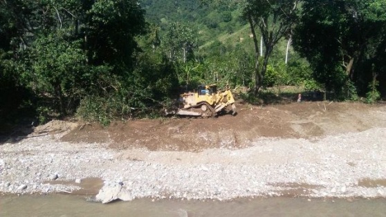 Autoridades disponen construir gaviones y reparar derrumbes en carretera de Río Grande 