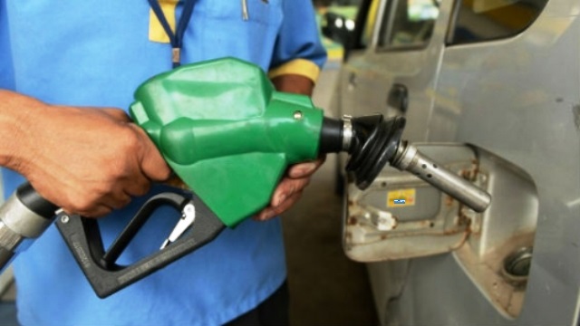 ¡Qué Tablazo! Gobierno Dominicano dispone en plena navidad aumentar precios de combustibles