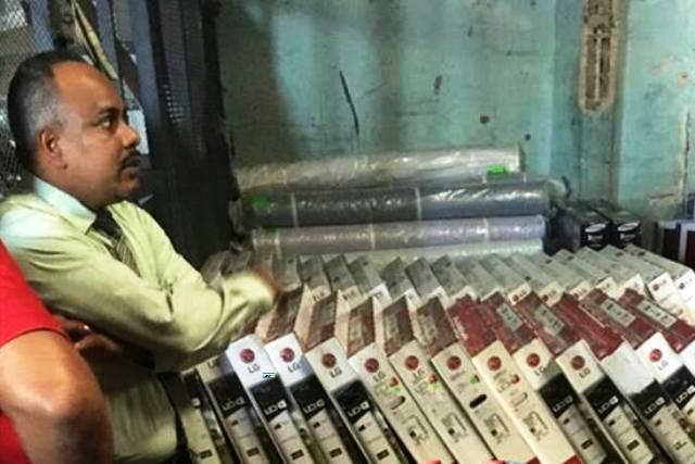 Aduanas incauta contenedor repleto de televisores plasmas en muelle de Puerto Plata