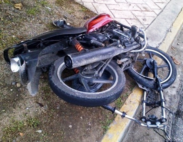 Muere hombre tras ser arrollado por un vehículo, policía arresta joven vinculado a un atraco