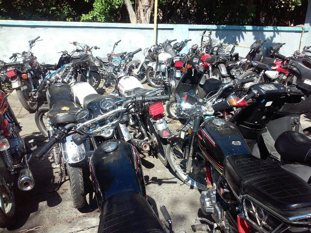 Autoridades incautan varias porciones de drogas y una motocicleta en operativos realizados en Puerto Plata