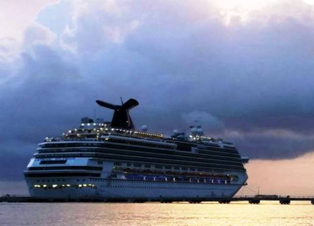 Crucero turístico que llegaría a Puerto Plata fue desviado a Saint Thomas por mal tiempo