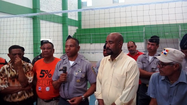 Dirigentes sociales se reúnen con director policial de PP para coordinar acciones en pos de frenar la delincuencia