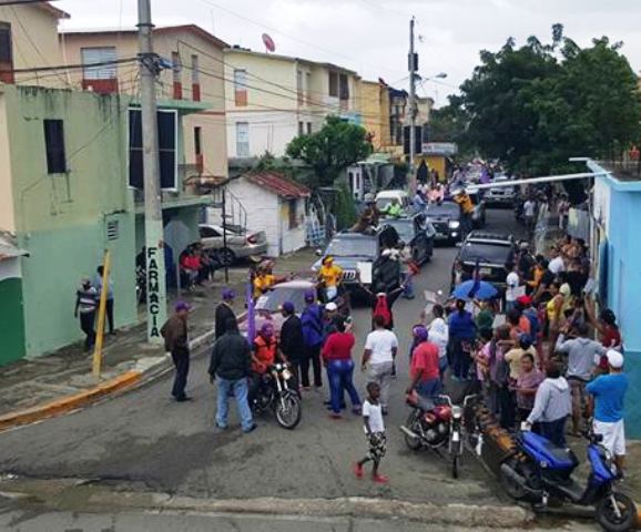 Peledeístas de Puerto Plata calentaron los motores con una caravana que recorrió principales barrios y sectores