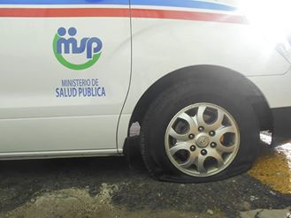 Desconocidos sabotean única ambulancia del Hospital Ricardo Limardo