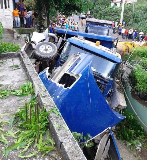 Triple choque provocado por camión sin frenos deja un muerto y tres heridos en Altamira