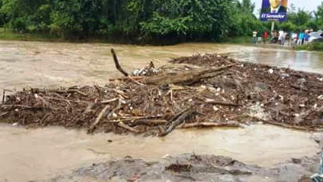 Lluvias causaron inundaciones en poblaciones parte oeste de Puerto Plata, COE mantiene ésta zona en alerta amarilla
