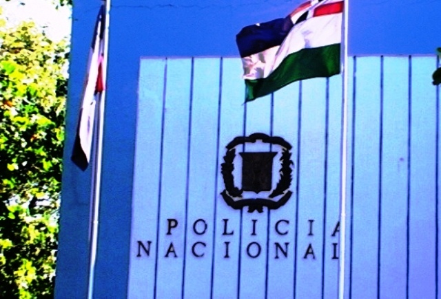 Muere extranjero en aeropuerto de Puerto Plata, arrestan a dos por la comisión de robo y seducir a una menor