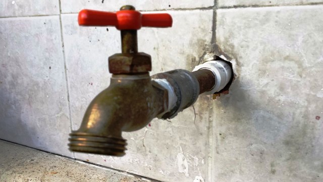 Siguen las quejas por falta de agua potable en sectores y urbanizaciones de Puerto Plata