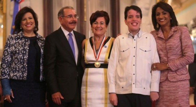 Presidenta de Cruz Roja Dominicana en Puerto Plata es reconocida por el Poder Ejecutivo con la Medalla al Mérito a la Mujer