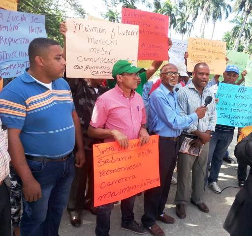 Comunitarios advierten que iniciaran jornada de protesta y le exigen a CEMEX concluir carretera Maimón-Luperón