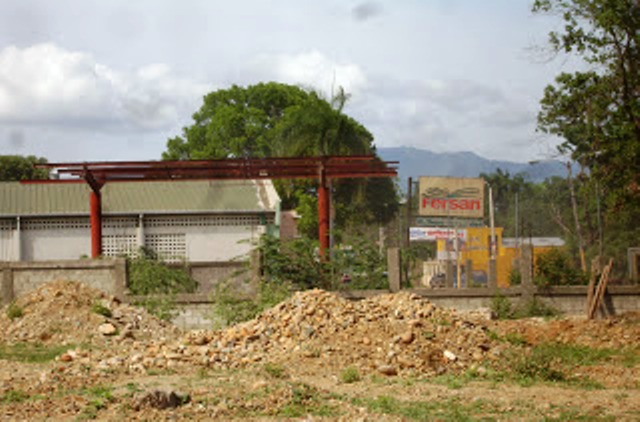Denuncian pretensiones de instalar una envasadora de gas propano en zona residencial de Montellano