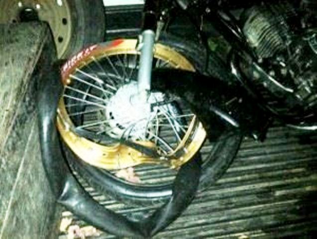 ¡Trágica! Choque entre un camión y motocicleta deja el saldo de un muerto y un herido en puente del Estrecho en Luperón