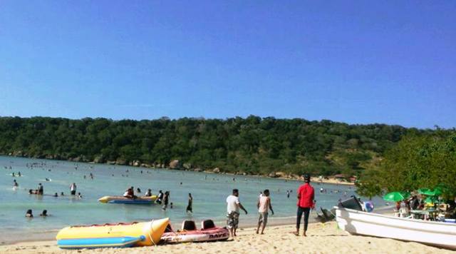 Advierten sobre oleajes anormales en costa Atlántica y emiten bandera amarilla como medida de prevención