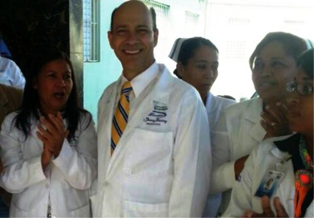 Médicos de Puerto Plata volvieron a la carga y realizaron cadena humana exigiendo reivindicaciones