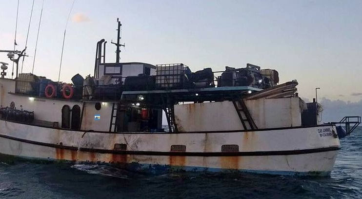 Guardacosta de Bahamas apresa en sus aguas territoriales dos barcos pesqueros dominicanos con 50 ocupantes 