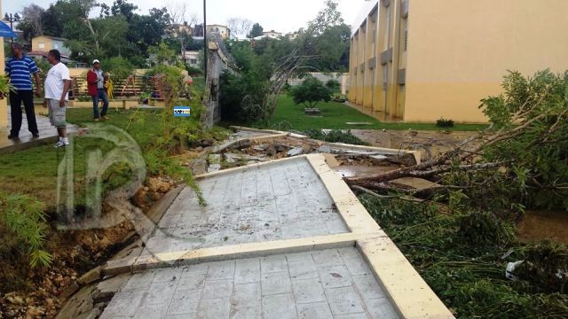 Desbordamiento de cañada produce daños millonarios en un politécnico y una escuela de Sosúa 