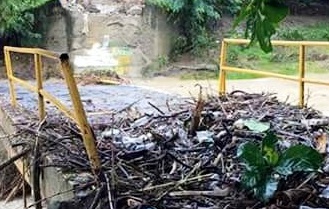 Comunitarios esperan autoridades reparen carretera que conduce a la comunidad Palo Blanco