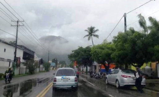 Meteorología advierte que incidencia de un sistema frontal y vaguada traerán más lluvias en las próximas horas 