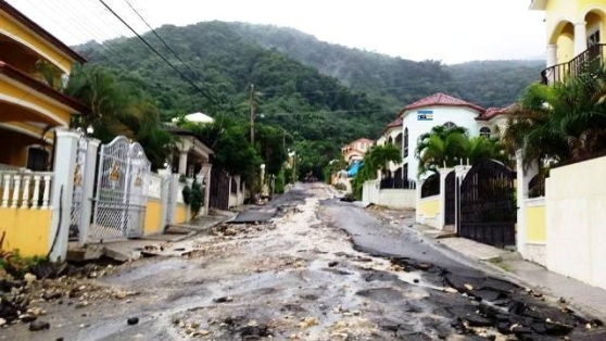 Carreteras, calles y caminos vecinales de Puerto Plata presentan grandes daños ocasionados por lluvias