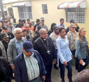Primera Dama realiza visita a sectores de Puerto Plata afectados por lluvias e inundaciones
