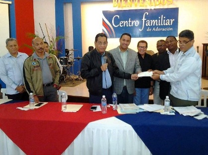 Iglesias cristianas de Puerto Plata reciben ayuda para afectados por inundaciones