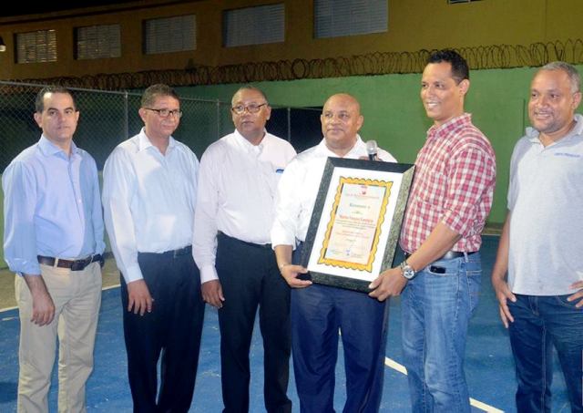 Bulldogs del Barrio Haití y Avispones de Los Coquitos ganan en apertura de Liga de Baloncesto Intersectorial