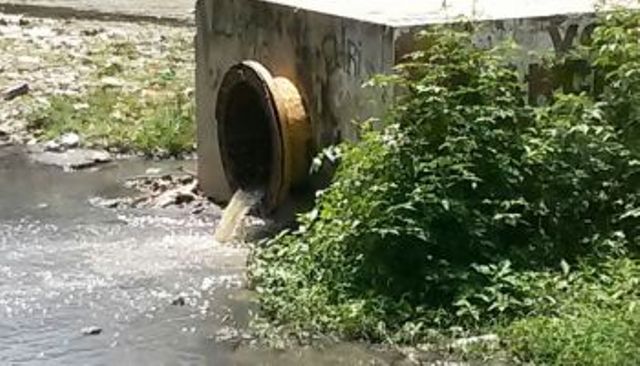  Olor pestilente de cloacas sanitarias averiadas mantiene en jaque a residentes en sectores de Puerto Plata