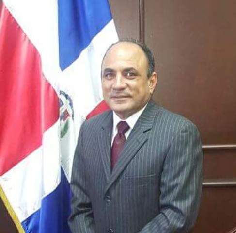 Nombran al ex diputado Papito Martínez director del hospital municipal de Montellano