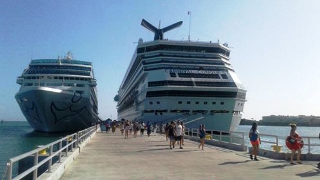 Puerto Plata recibió 6 mil 833 visitantes entre pasajeros y tripulantes llegados en dos cruceros turísticos
